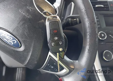 2013 Ford Fusion S z USA, uszkodzony, nr VIN 3FA6P0G73DR268805